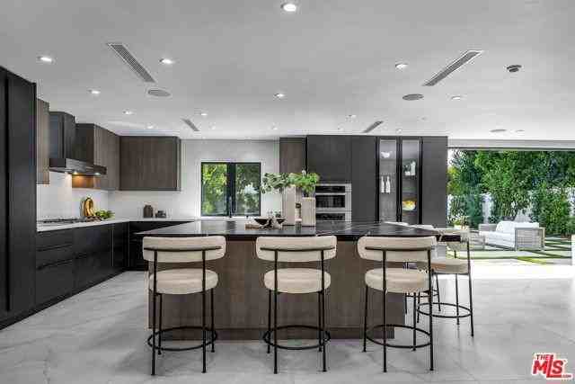 5236 Reseda Blvd - Photo 2 of 8