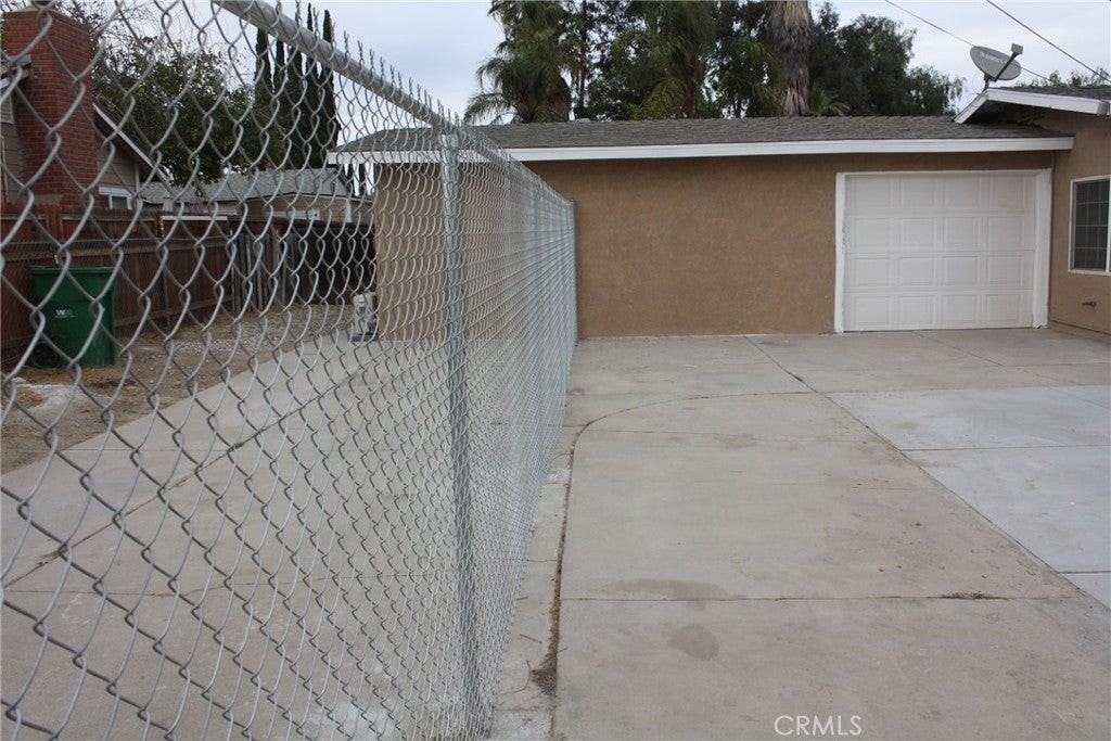 28446 Alessandro Blvd - Photo 4 of 46