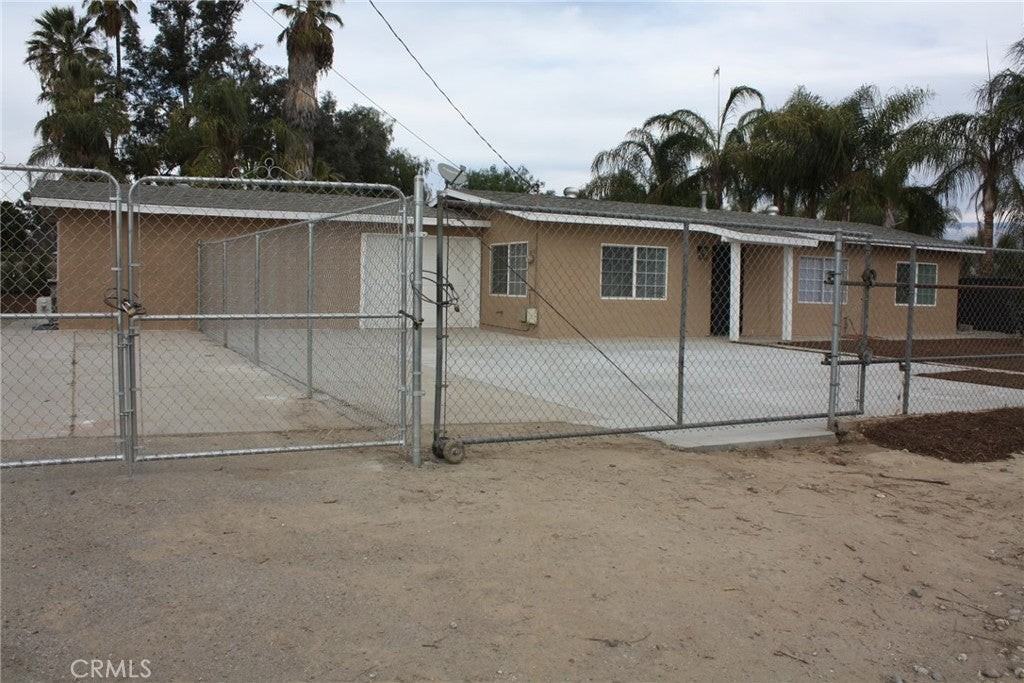 28446 Alessandro Blvd - Photo 5 of 46