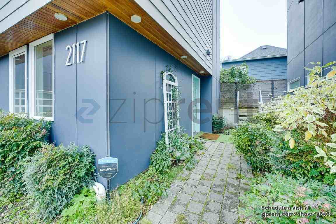 2117 W Armour St - Photo 2 of 31