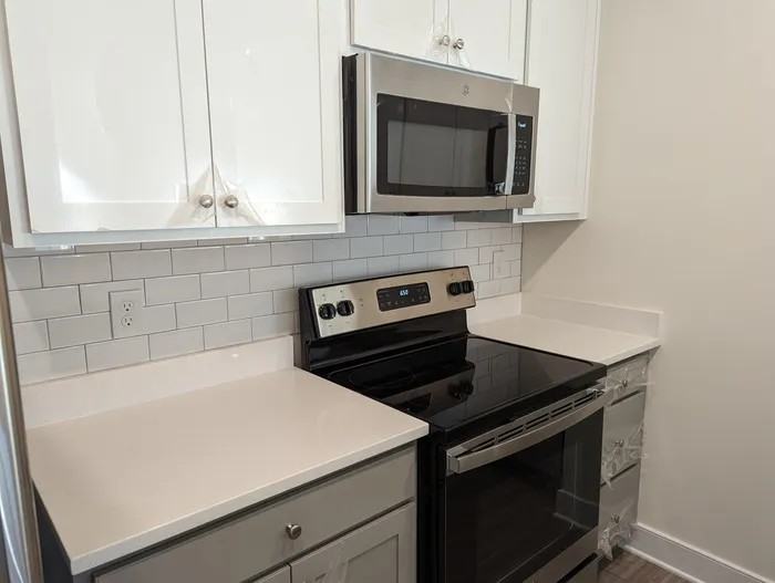 Building 9 - Photo 2 of 7