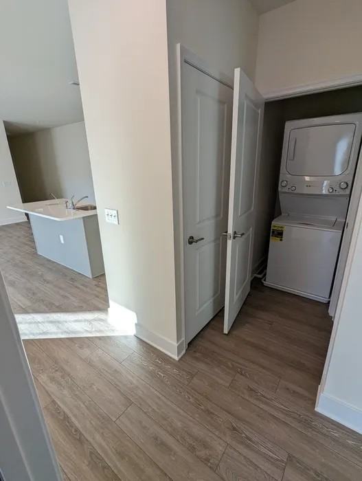 Building 9 - Photo 4 of 7