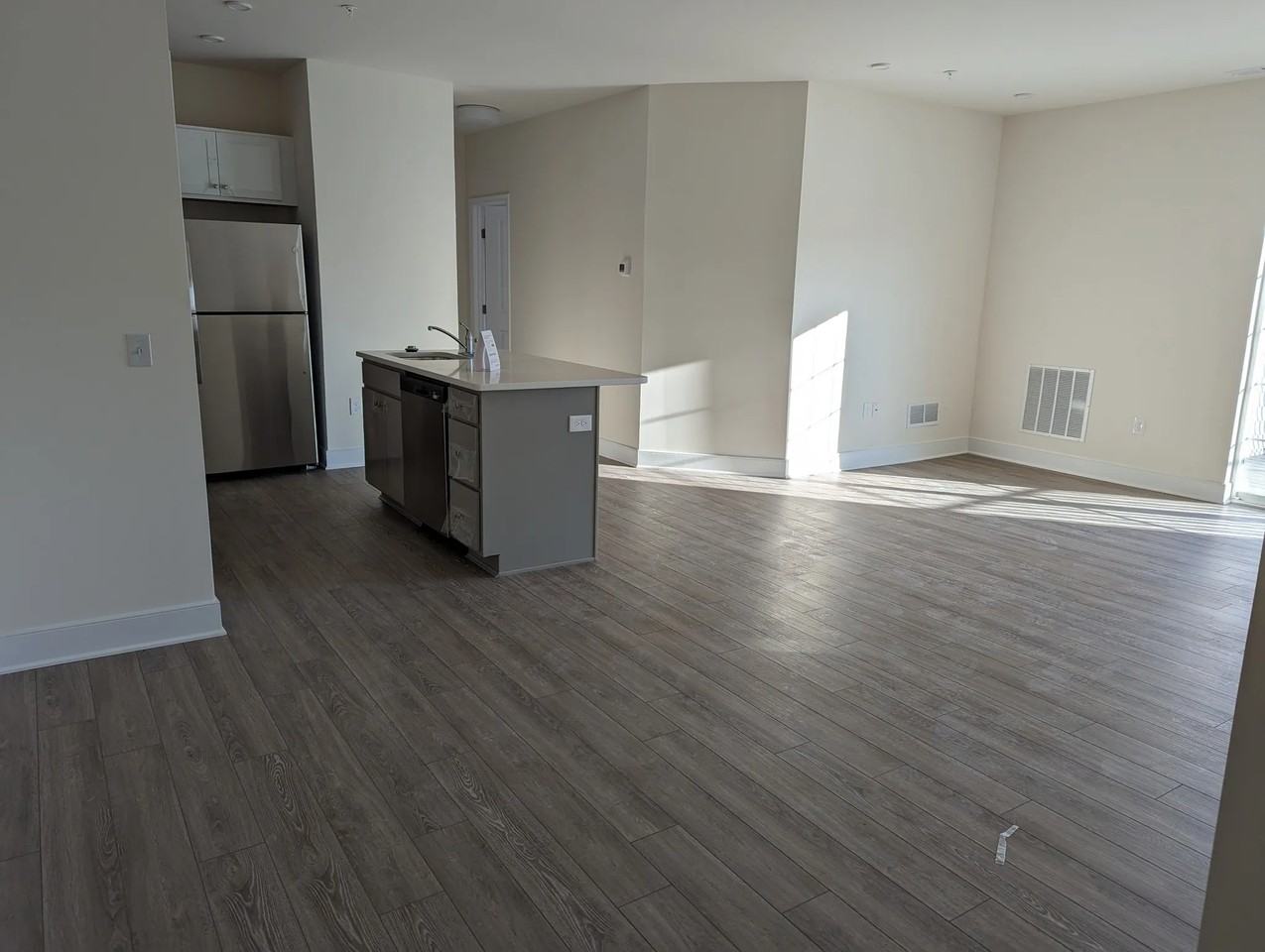 Building 9 - Photo 5 of 7