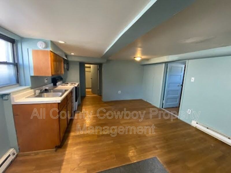 802 W 31st St - Photo 2 of 7