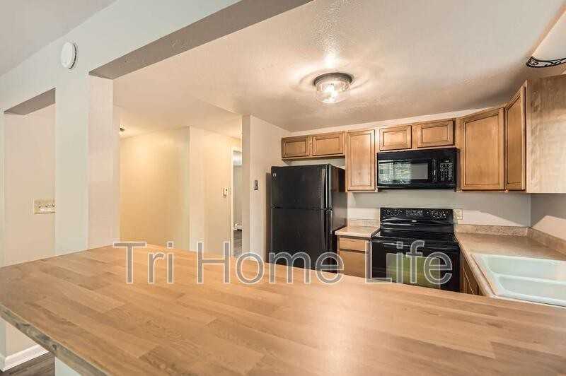 4725 S Acoma St - Photo 2 of 17