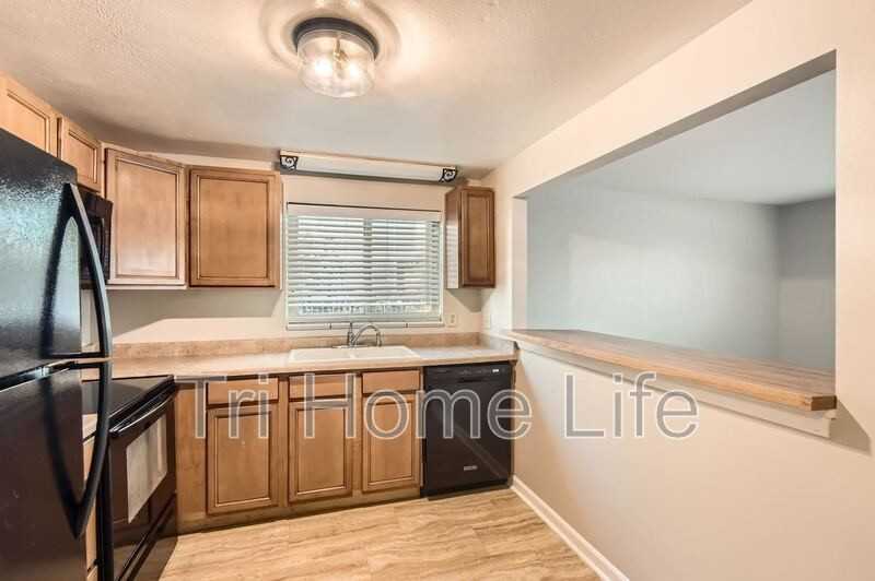 4725 S Acoma St - Photo 4 of 17