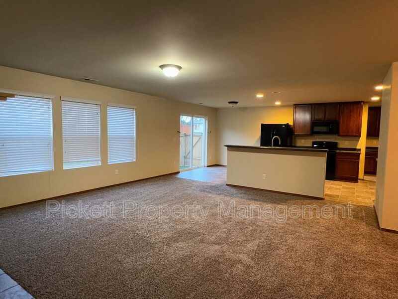 560 Nw Arendal Way - Photo 6 of 28