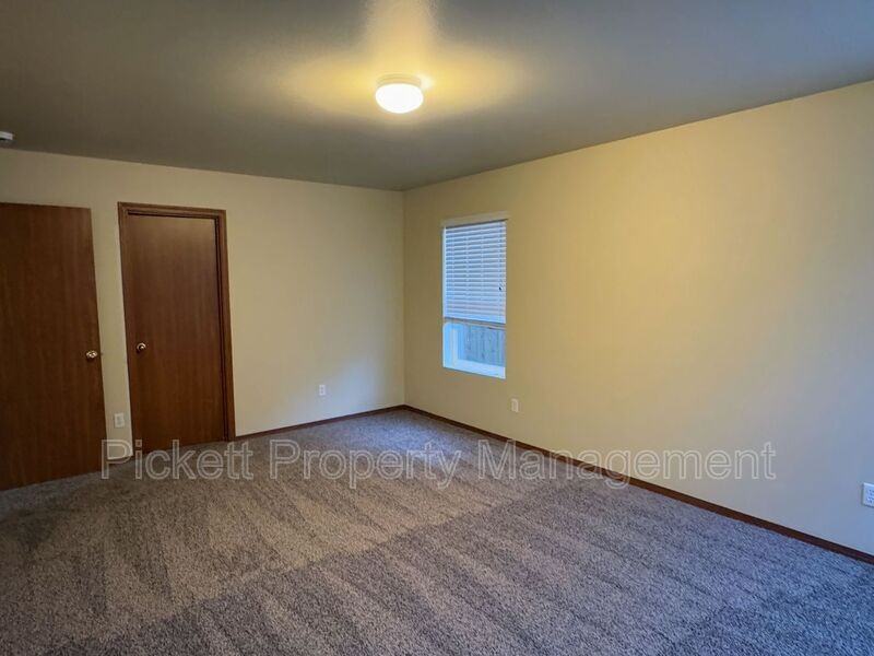 560 Nw Arendal Way - Photo 7 of 28