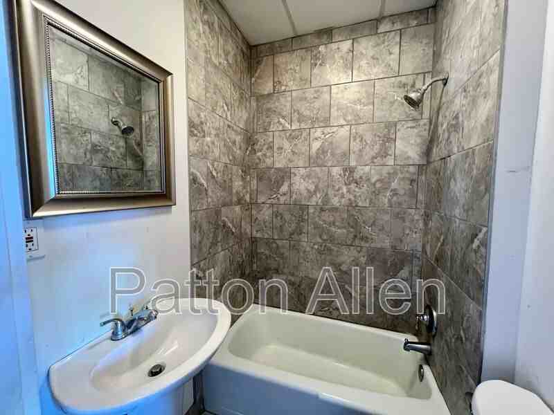 43 Ravenscroft Dr #21 - Photo 5 of 11