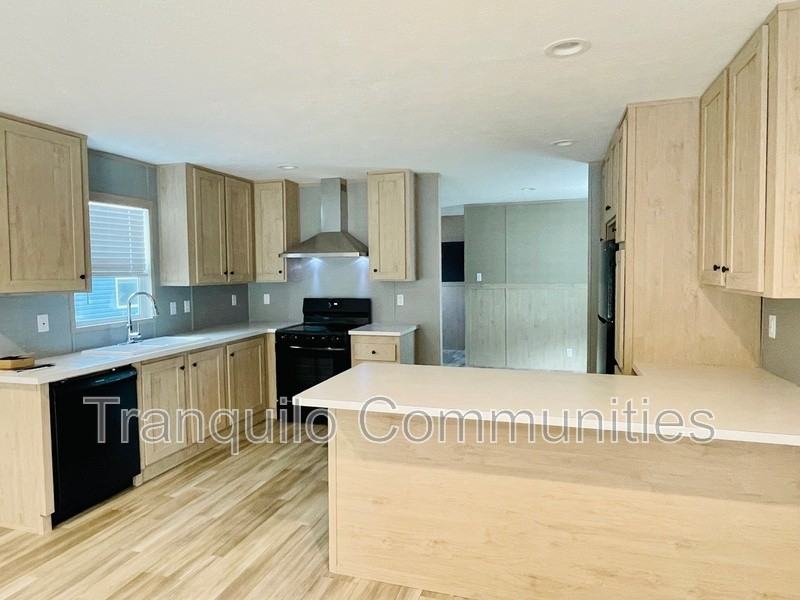403 Possum Valley Rd - Photo 2 of 11