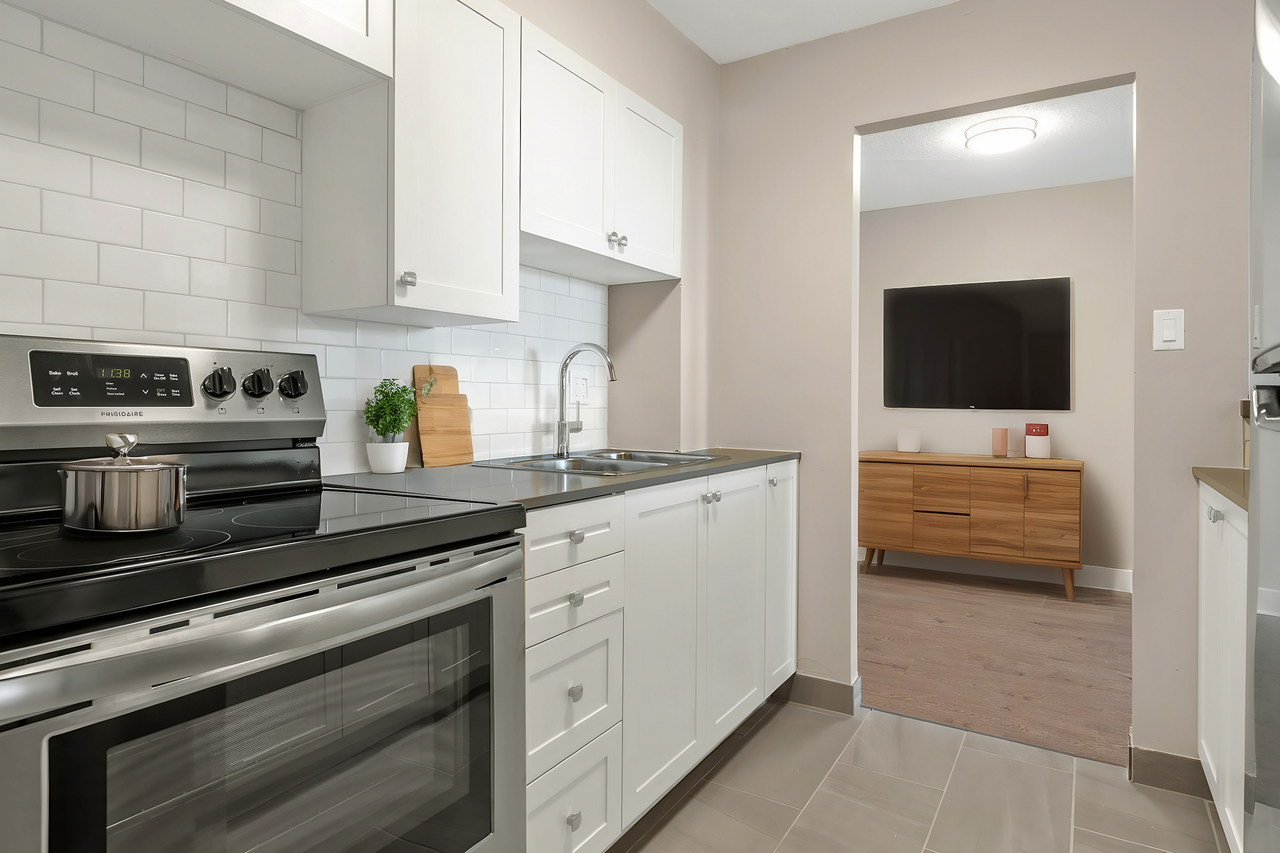 Victoria - Photo 5 of 15