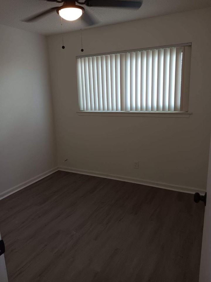 2427 Mariposa Ave - Photo 5 of 15