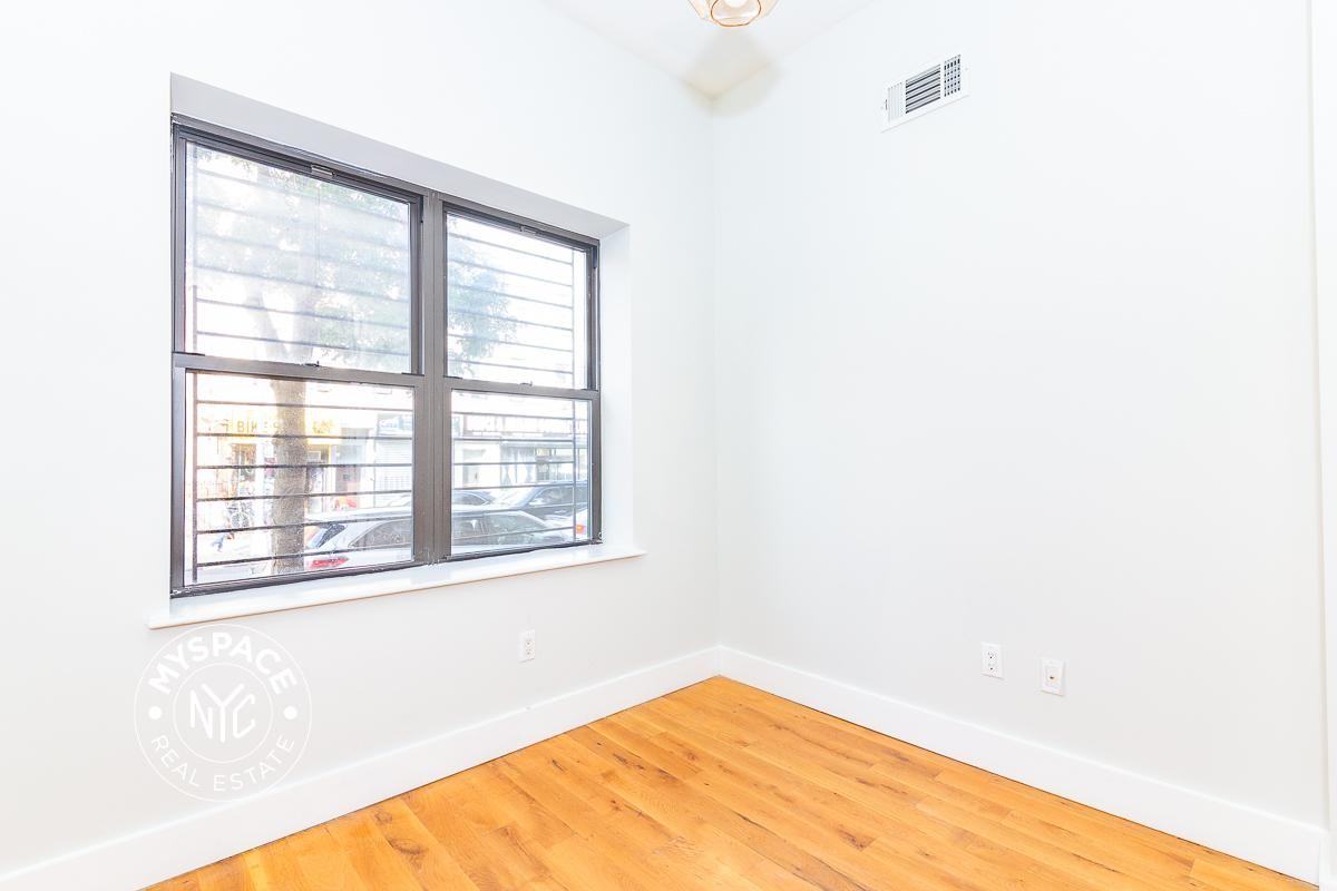 186 Wilson Ave #1L - Photo 2 of 10