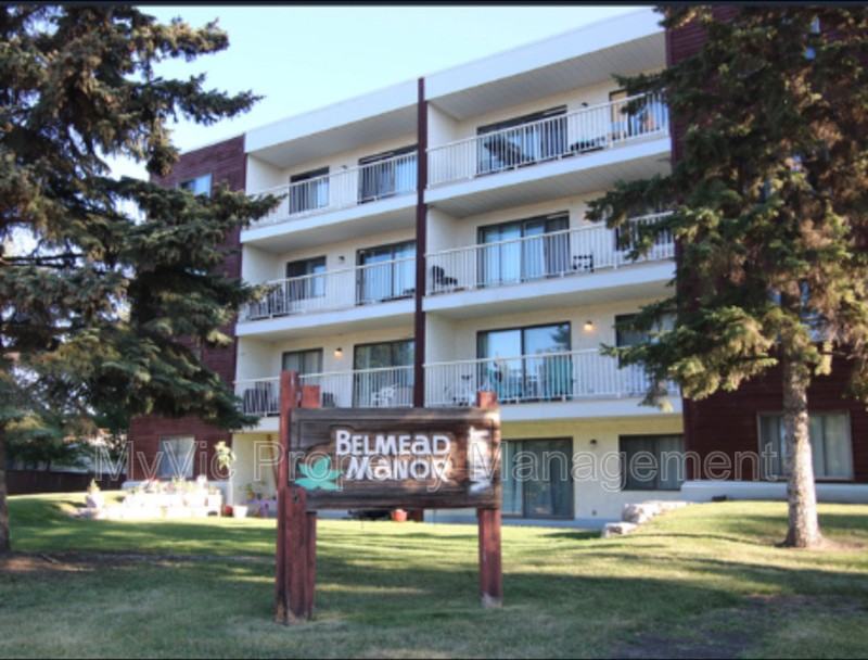 18308 93 Ave Nw - Photo 2 of 10