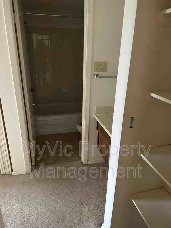 18308 93 Ave Nw - Photo 4 of 5