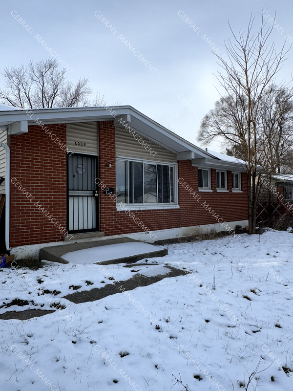 6009 Penwood Rd - Photo 2 of 18