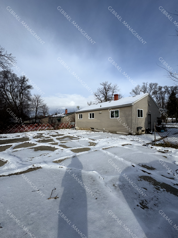 6009 Penwood Rd - Photo 3 of 18
