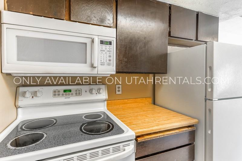 232 W Foxbridge Dr - Photo 5 of 17
