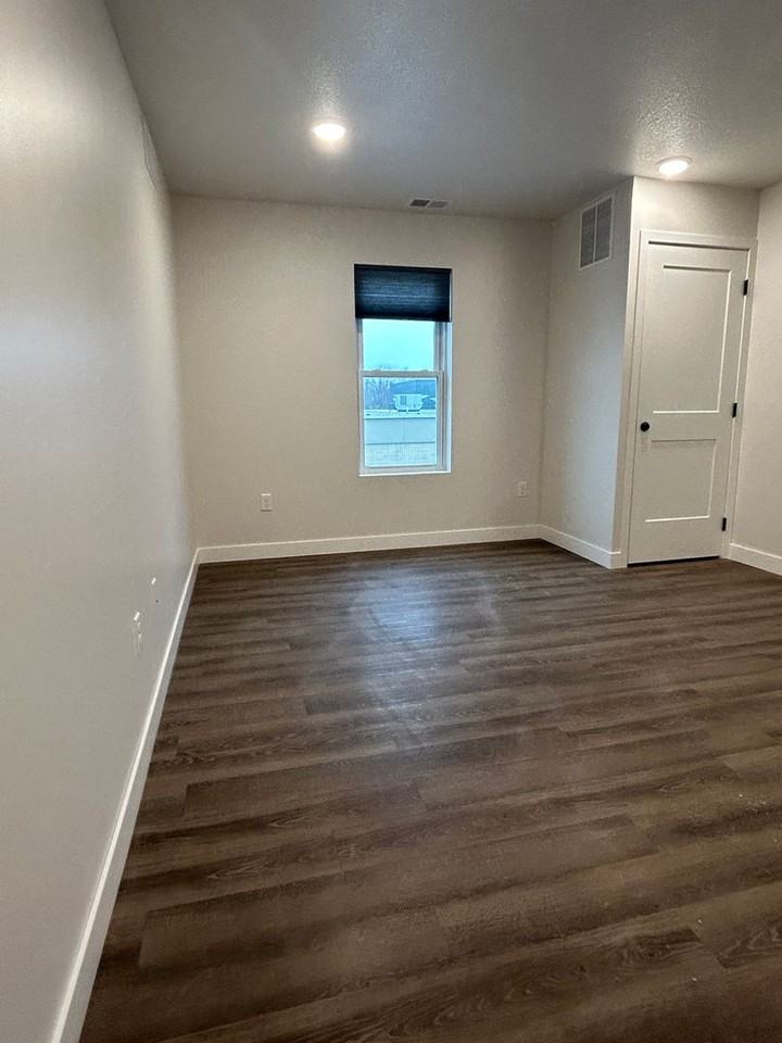 Tiller Place - Photo 5 of 20