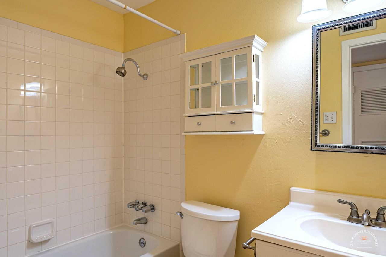 The Diplomat West Campus - Photo 6 of 25