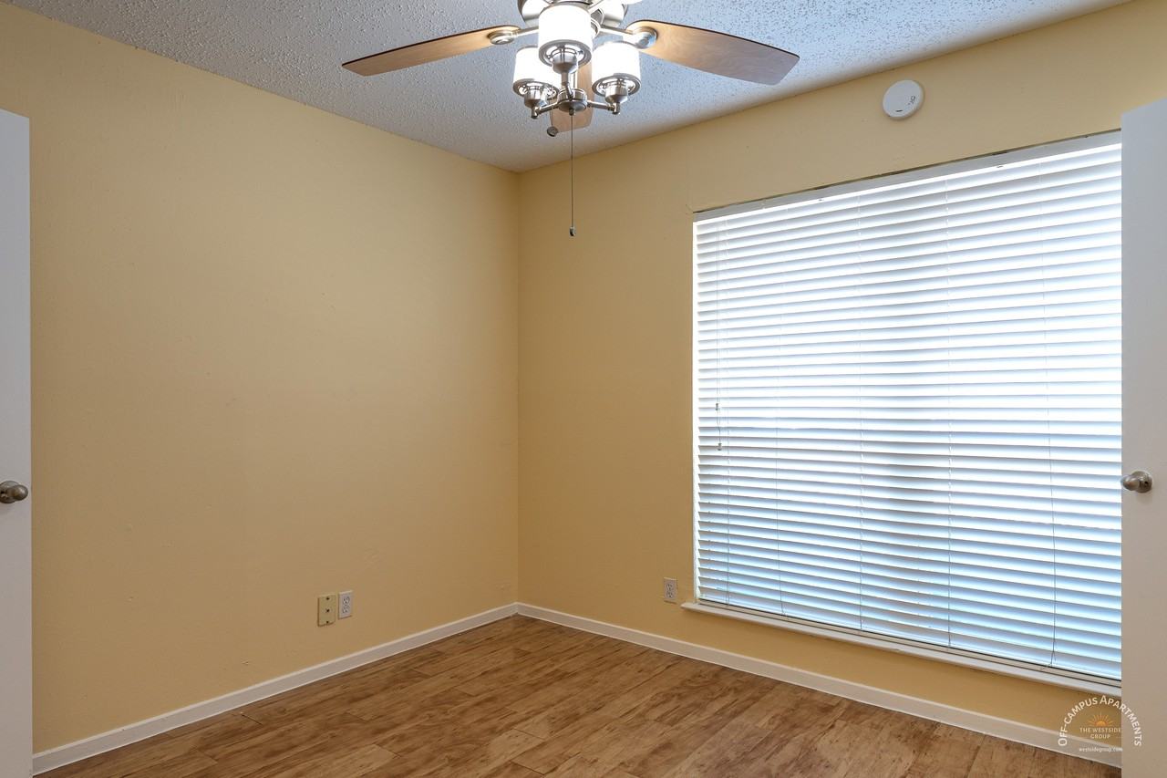 The Diplomat West Campus - Photo 5 of 25