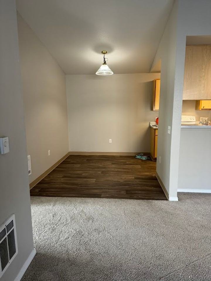 16920 Se Powell Blvd #18 - Photo 6 of 15