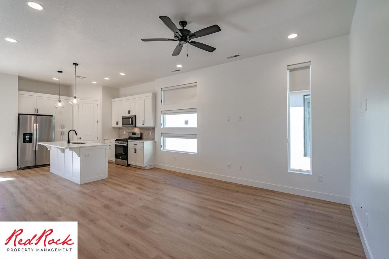 2958 E Snowberry Dr - Photo 2 of 50
