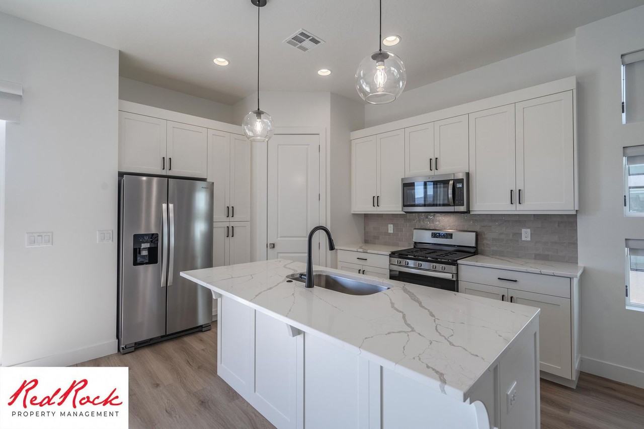 2958 E Snowberry Dr - Photo 3 of 50
