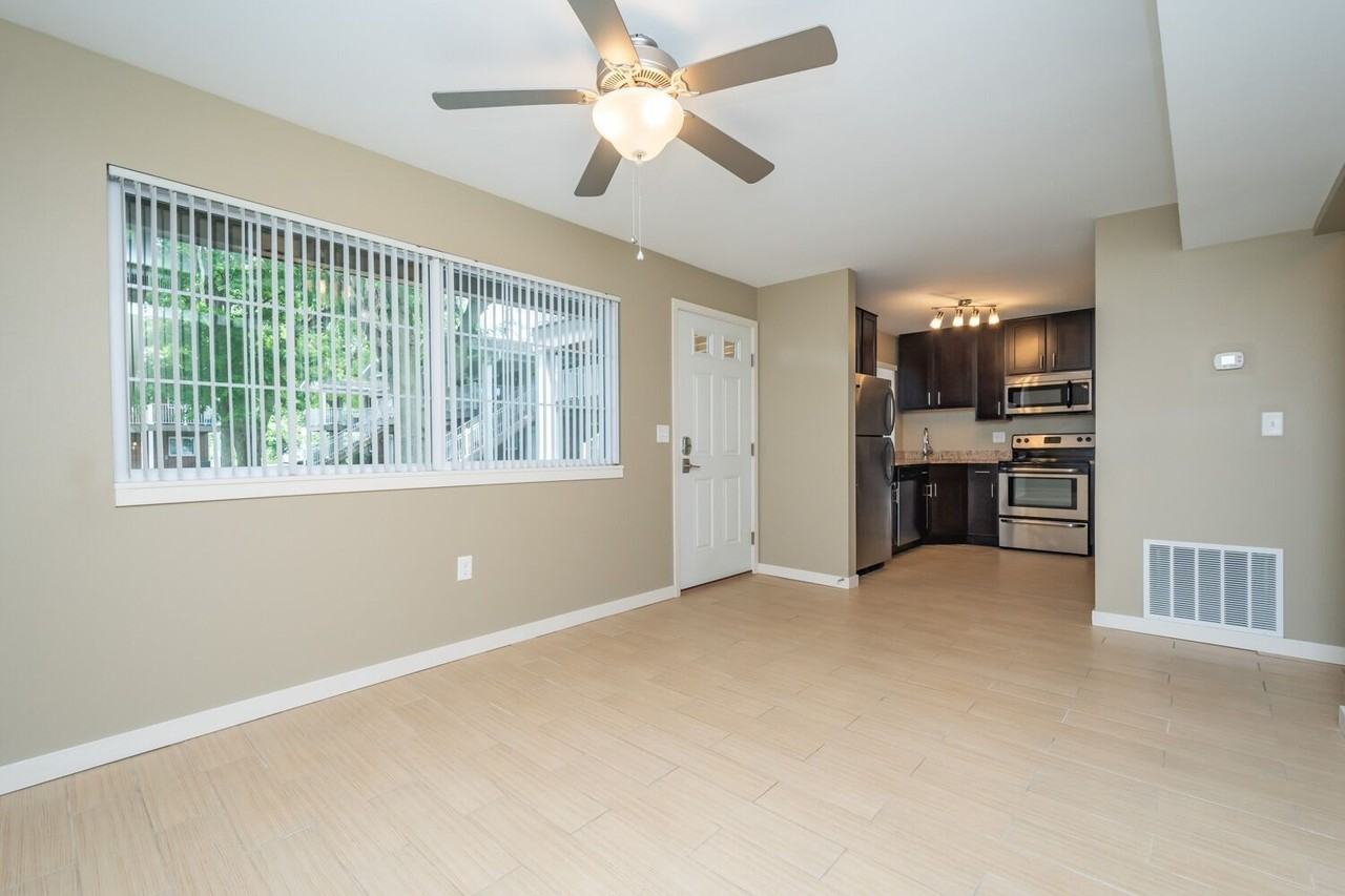 River Ridge Place - 203 Building - Photo 5 of 40