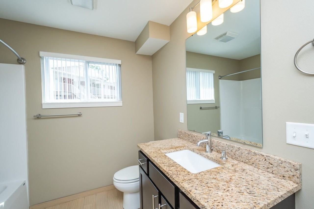 River Ridge Place - 203 Building - Photo 4 of 40