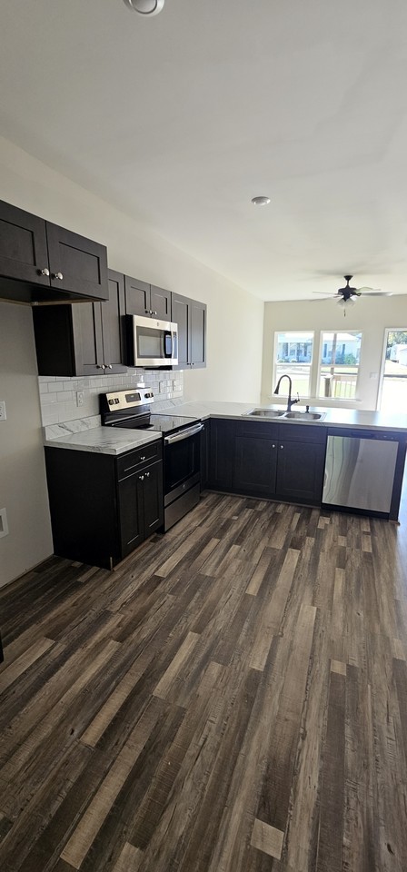 206 Washington Avenue West - Photo 2 of 9