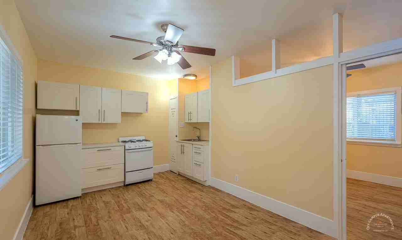 Rio Grande Square Apartments - Photo 2 of 32