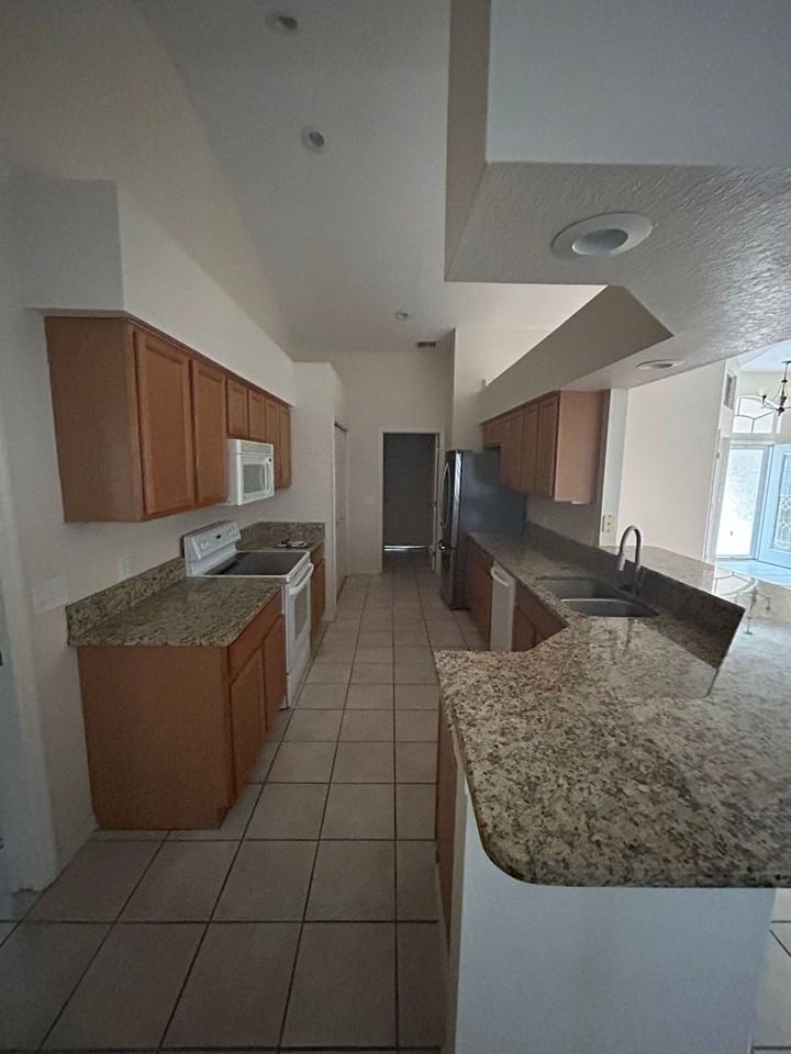 2620 Pine Valley Dr - Photo 5 of 5