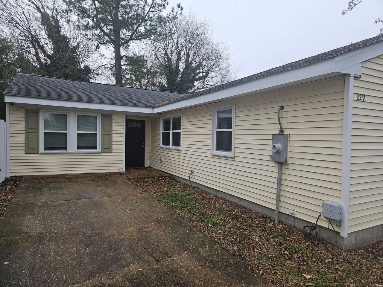 2211 Keller Avenue - Photo 2 of 18