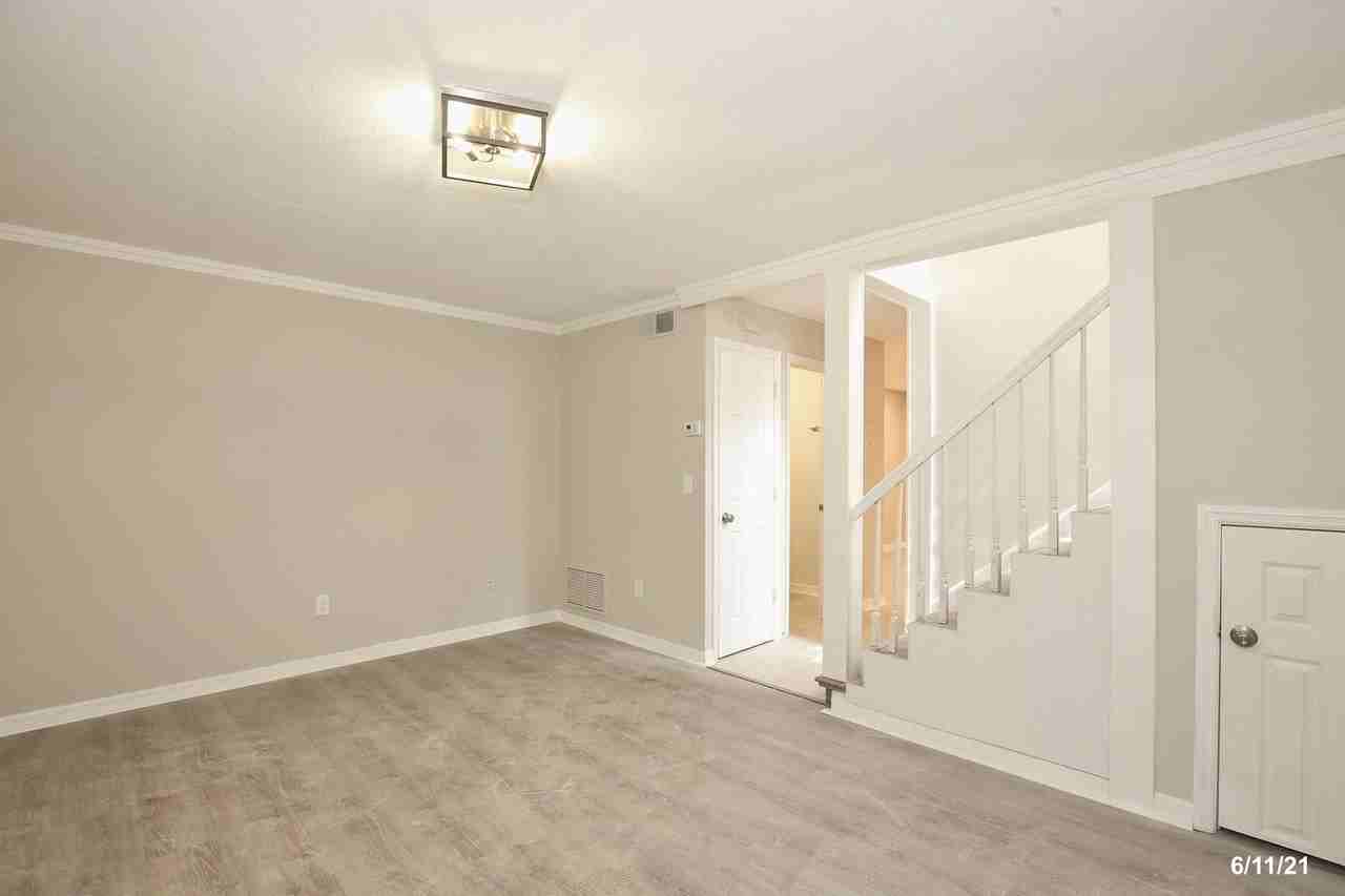 1111 Palmer St - Photo 3 of 20