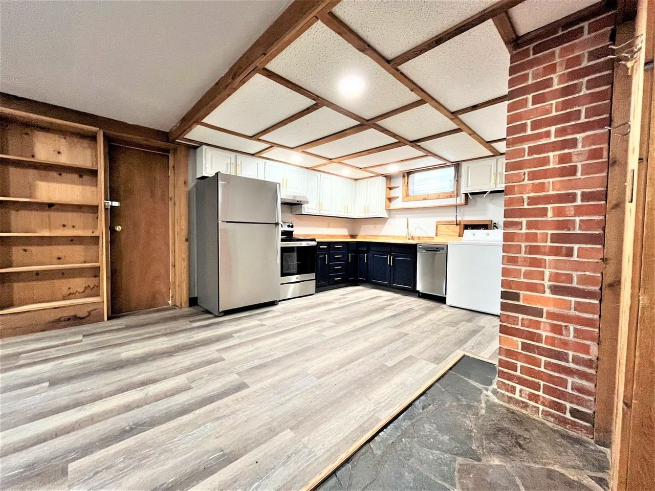 524 S 5th St E #B - Photo 4 of 17