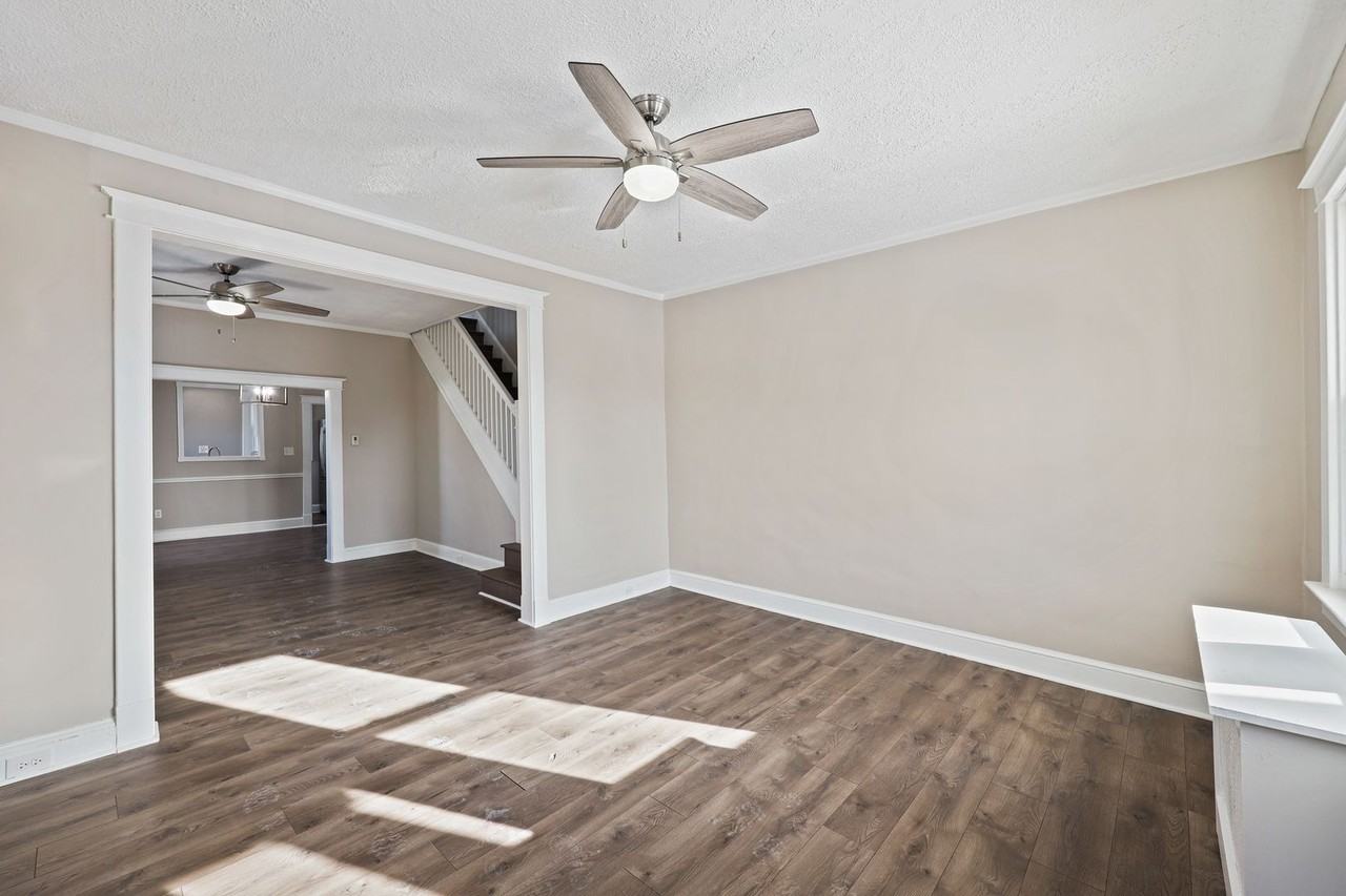 400 Walcott Rd - Photo 5 of 34