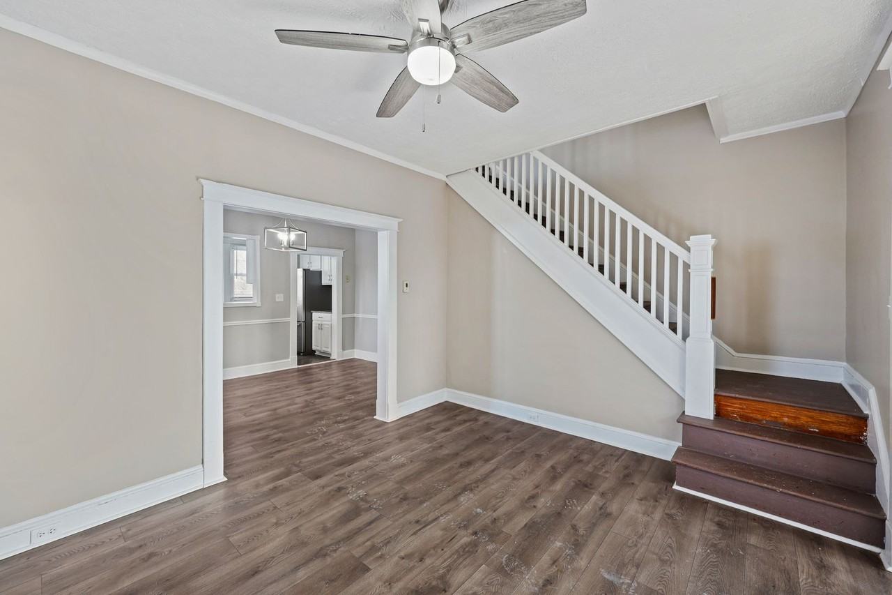 400 Walcott Rd - Photo 4 of 34