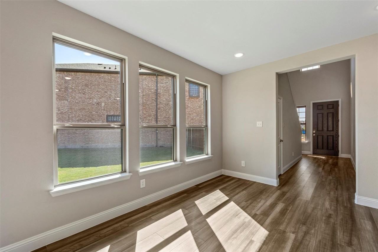 9004 Guadalupe St - Photo 4 of 35