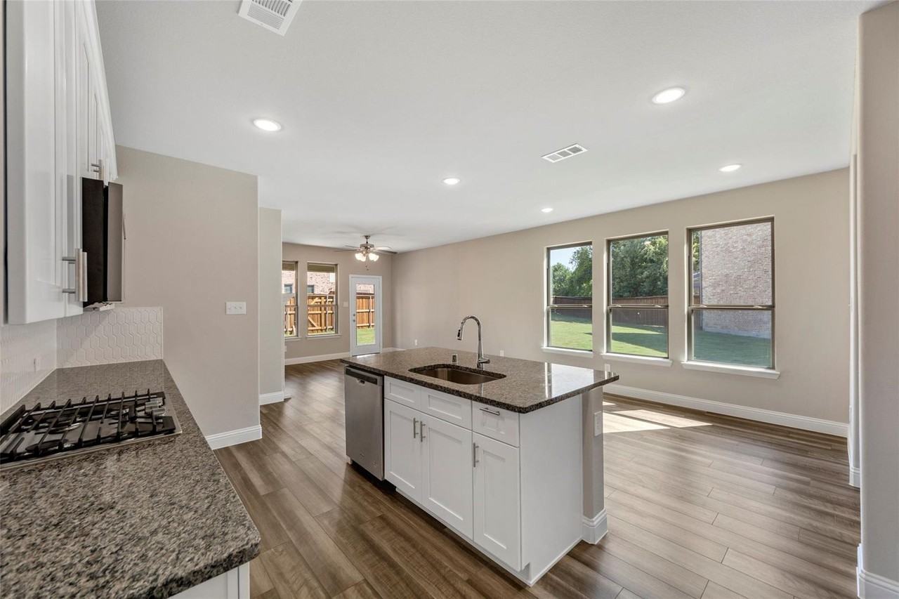 9004 Guadalupe St - Photo 5 of 35