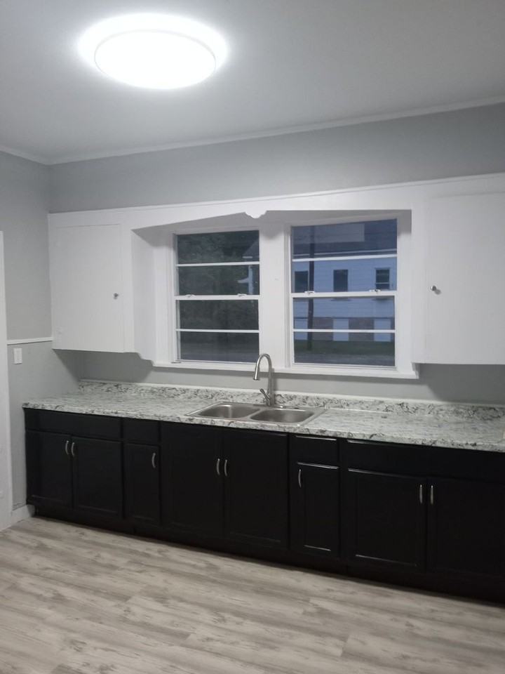 400 Edwards St - Photo 5 of 11