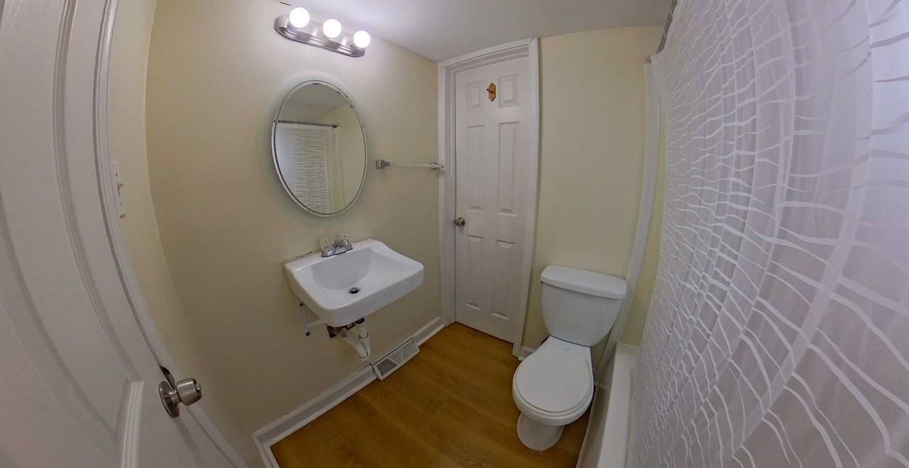 712 N 8th St - Photo 6 of 9