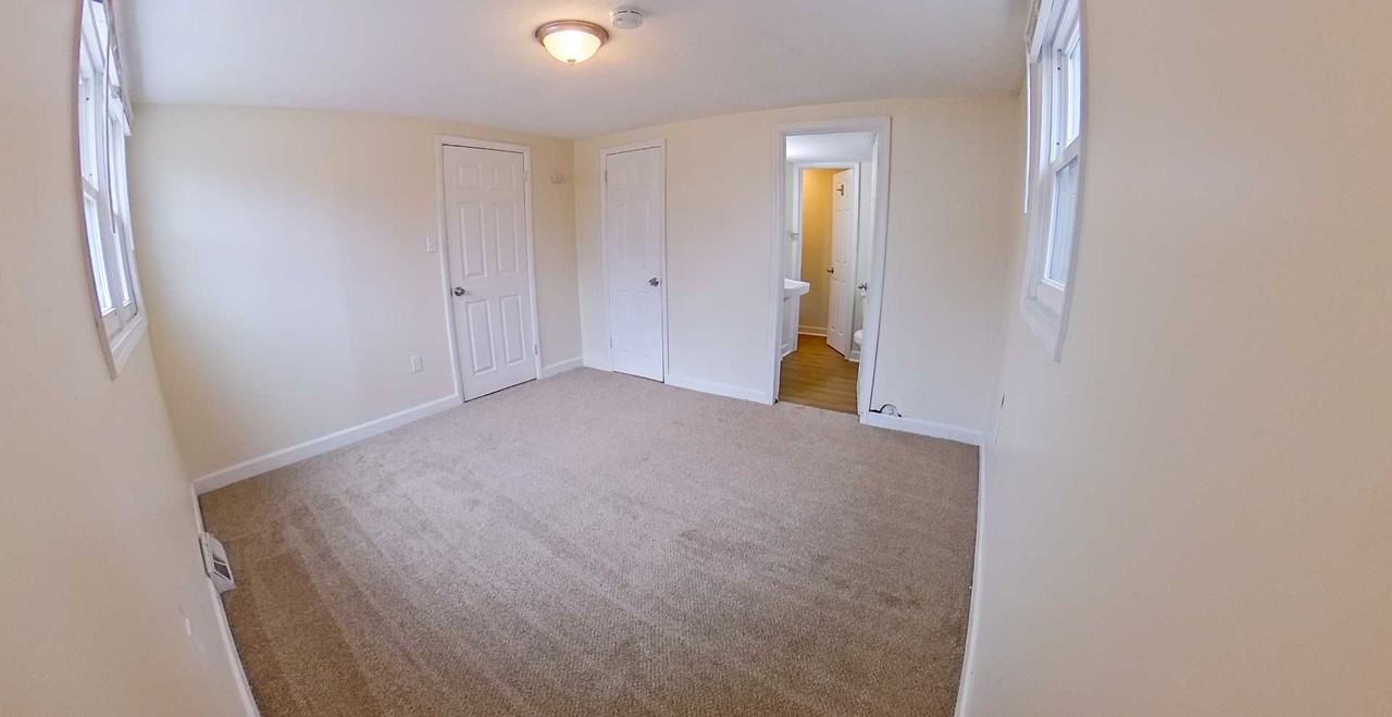 712 N 8th St - Photo 7 of 9