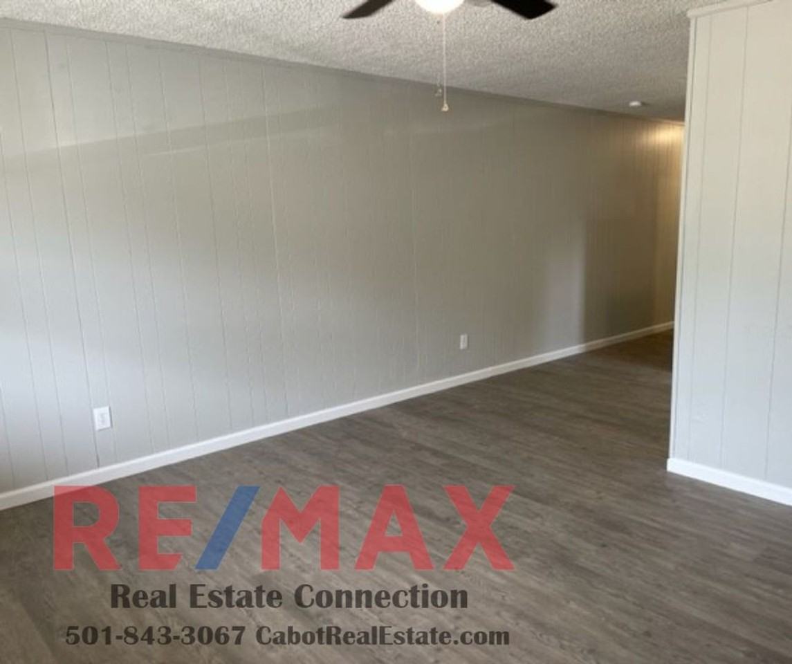 11 11 Dallas Lane - 11 Dallas Lane - Photo 2 of 9