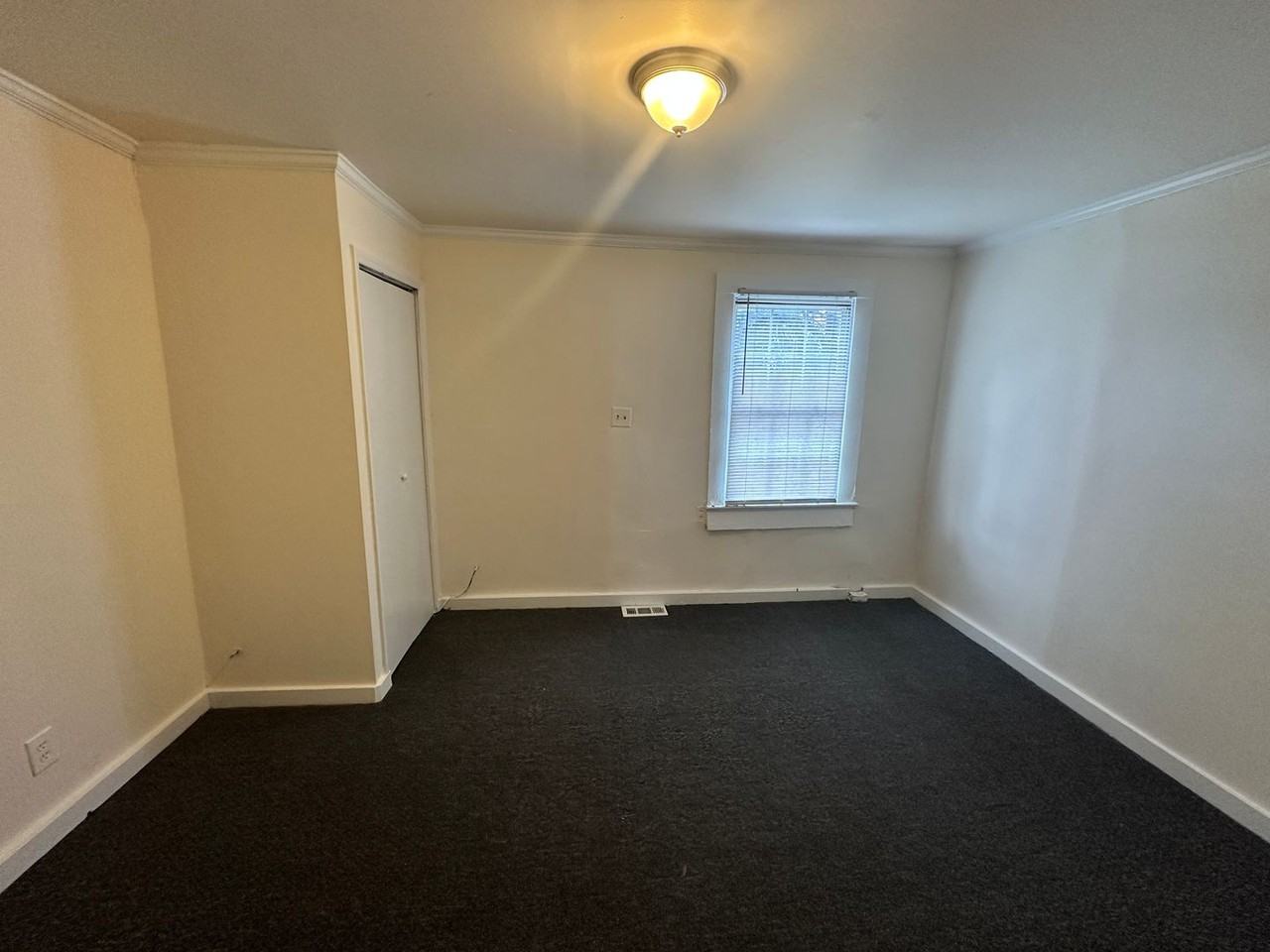 13821 Holbrooks Rd - Photo 6 of 19