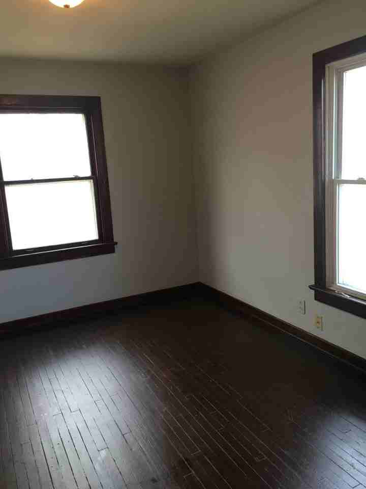 2902 Euclid Ave - Photo 4 of 5