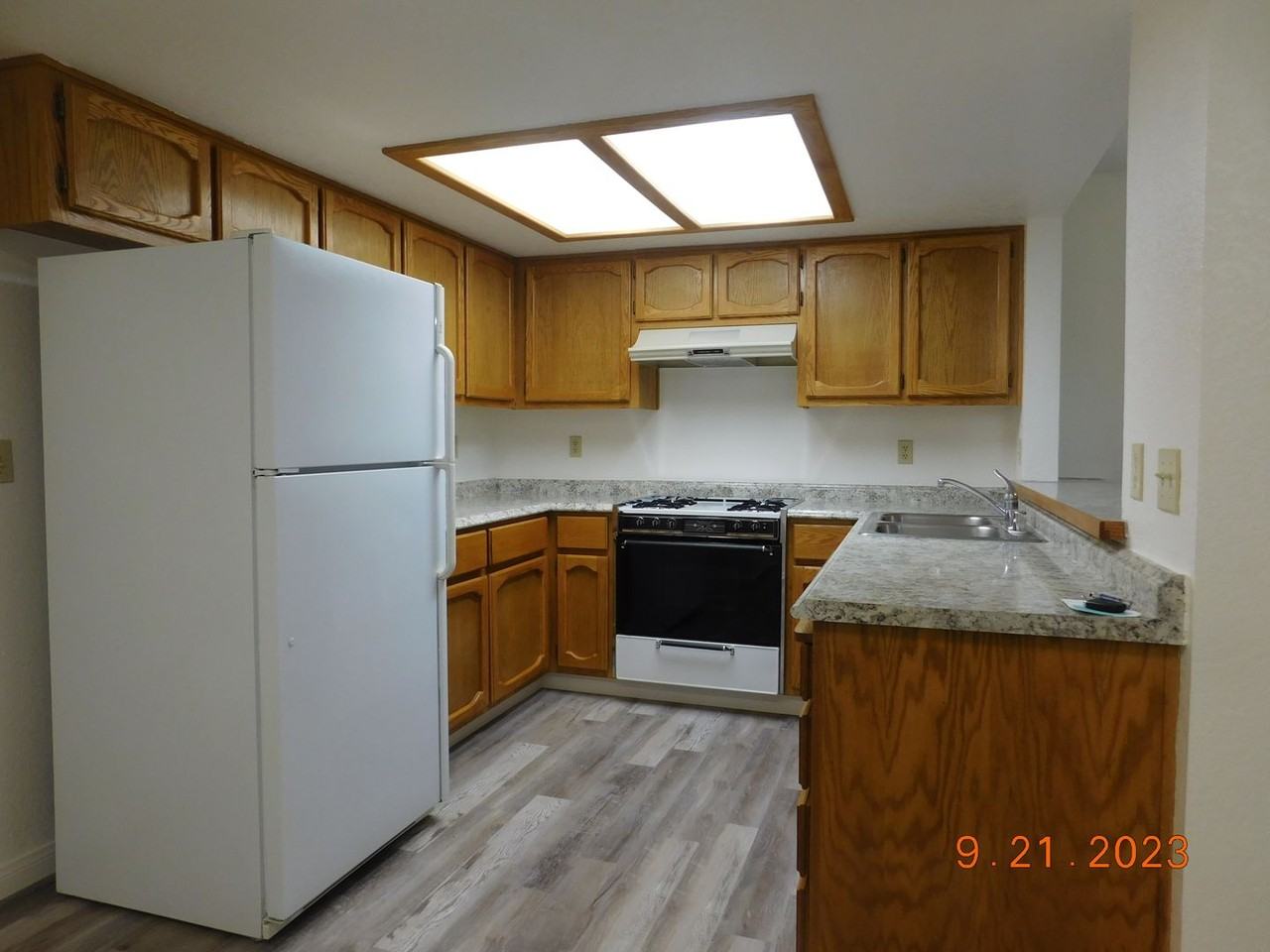 171 Place 171 E Upjohn Ave - Photo 6 of 23