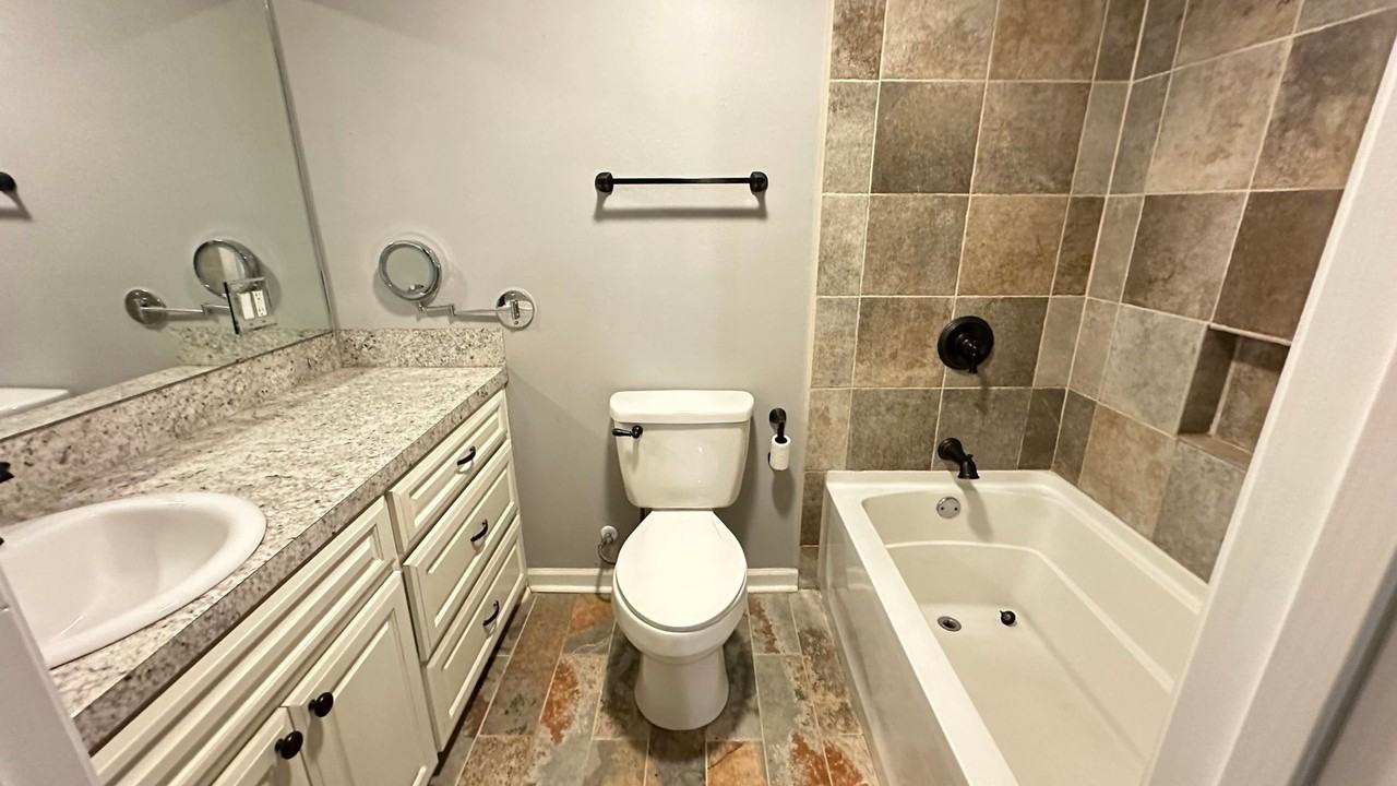 509 Foster St - Photo 6 of 10