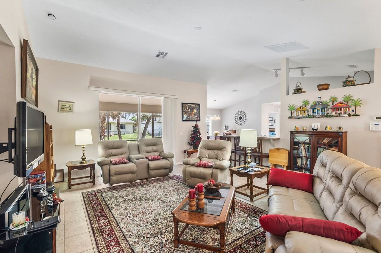 4476 Chaplin Ter - Photo 6 of 37