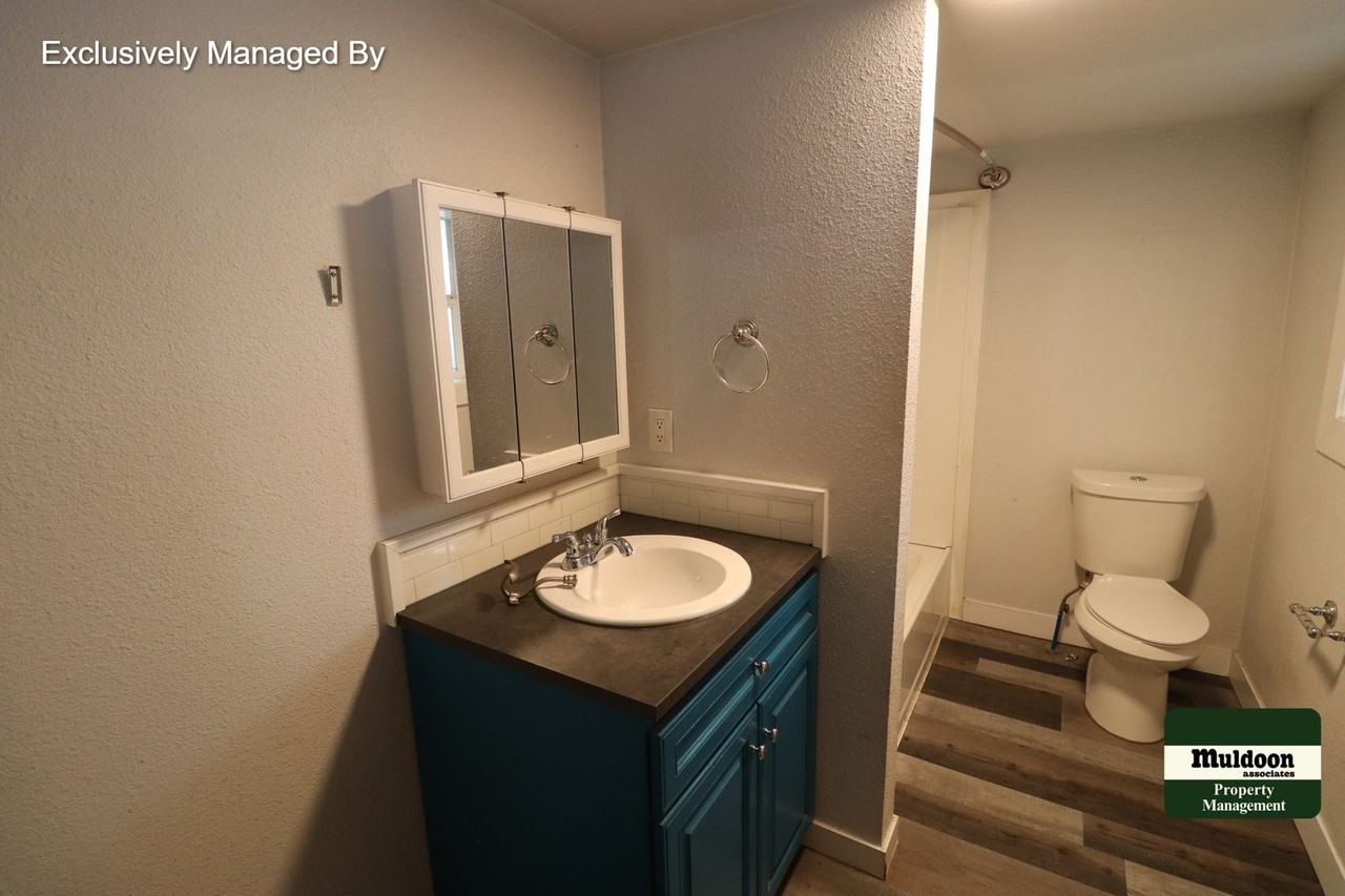 1543 Spruce St - Photo 2 of 7